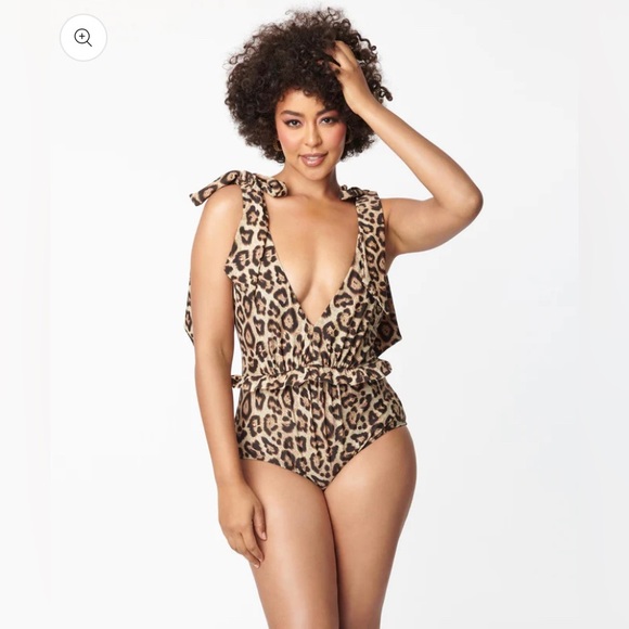 Unique Vintage NWT Leopard Print Plunge One Piece Swimsuit - Picture 5 of 6